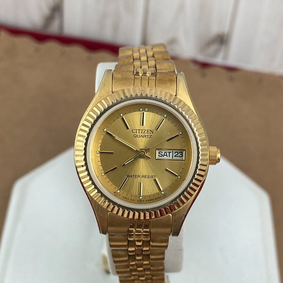 Vintage Citizen base Metal Case Stainless Steel Yellow Plated Gold Tone Watch - Picture 2 of 7